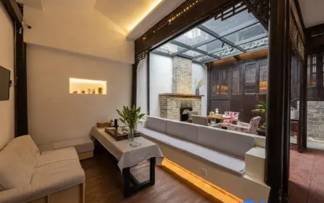 Yike Boutique Hotel