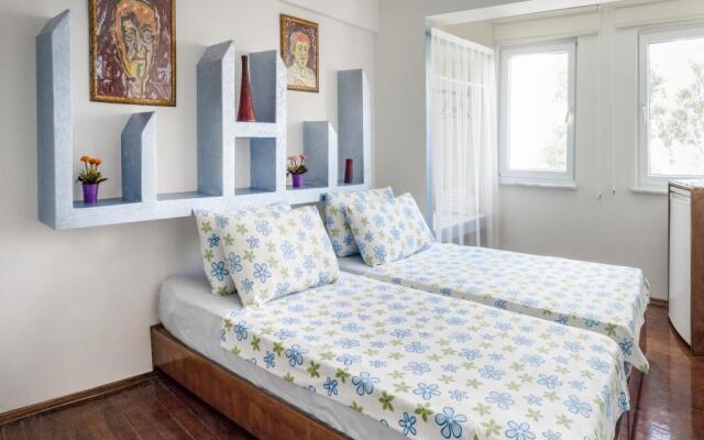 Risus Otel