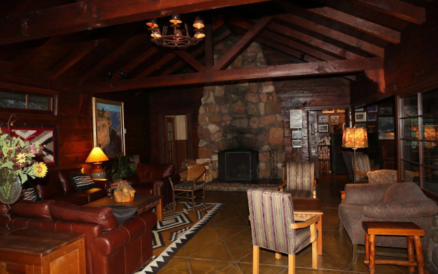 Orchard Canyon on Oak Creek