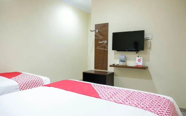 OYO Life 1149 Hotel Mustika