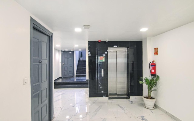 FabHotel Chawla House