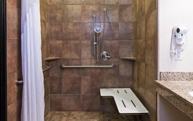 Holiday Inn Express Brady