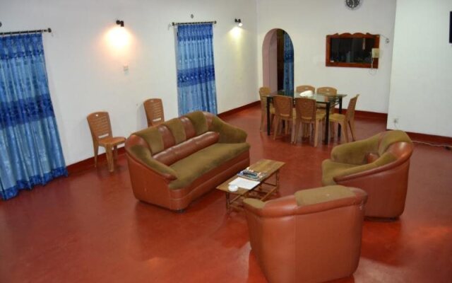 Amro Guest and Restaurant