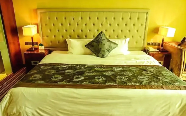 Holiday Hotel