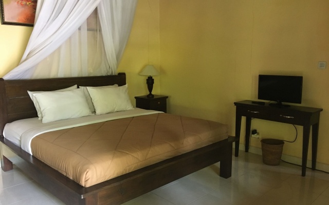 Cafe Wayan Cottages – Guest Rooms – Senggigi