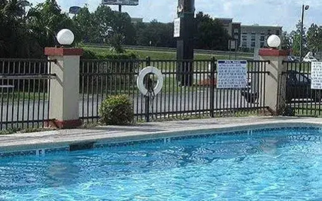 New Valdosta Inn & Suites
