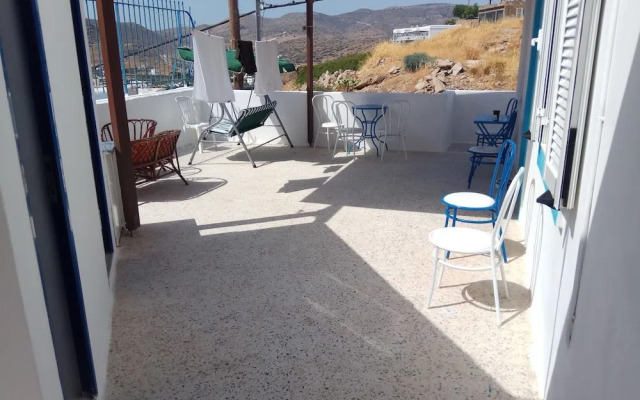 Grandma Vasiliki Rooms To Let