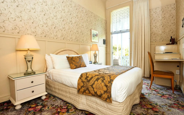 Prince's Gate Hotel