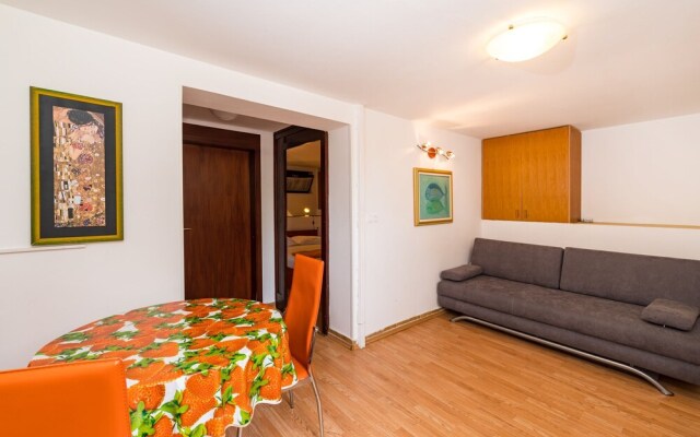Apartment Ljubica With Nice Garden 2