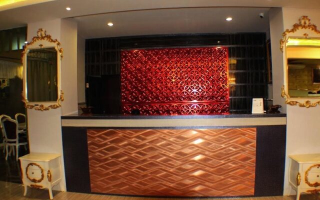 Grand Batik Inn