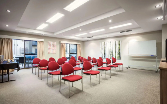 Spinifex Motel & Serviced Apartments