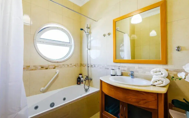 BnB Homes Apartment With Sea View 3 Terraces