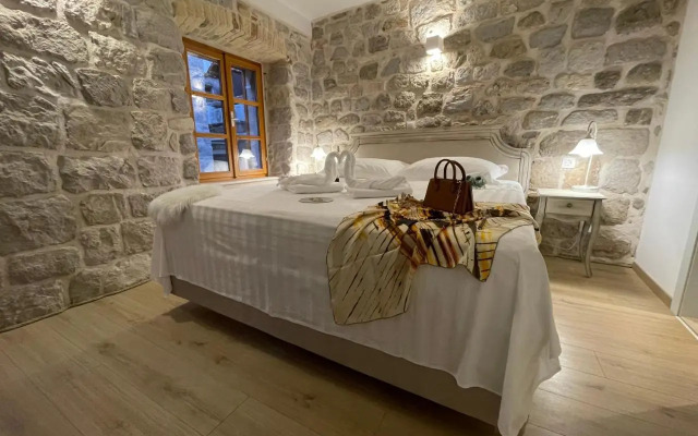Dubrovnik Throne Suite III.