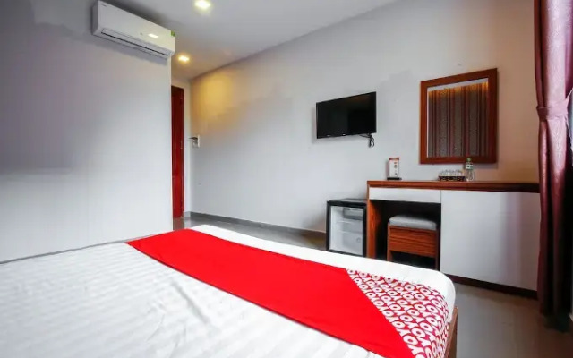 Truong Sa Hotel by OYO