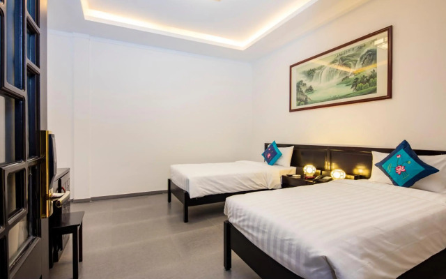 Phu House Hostel