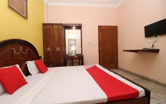 Oyo 35965 Kishore Castle