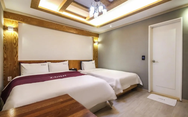 Yeosu Luna Hotel