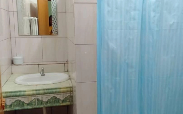 OYO 90675 Holiday View Inn