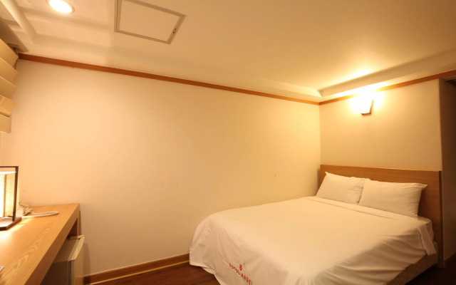 Angel Hotel