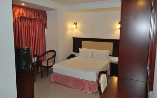 Tn Eden Hotel by OYO Rooms