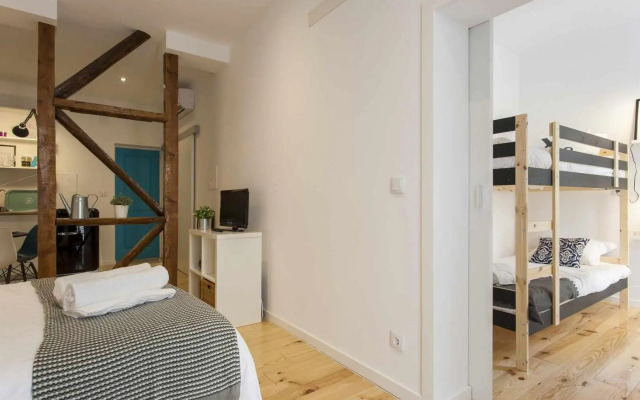 Modern New Studio in City Center- Blue