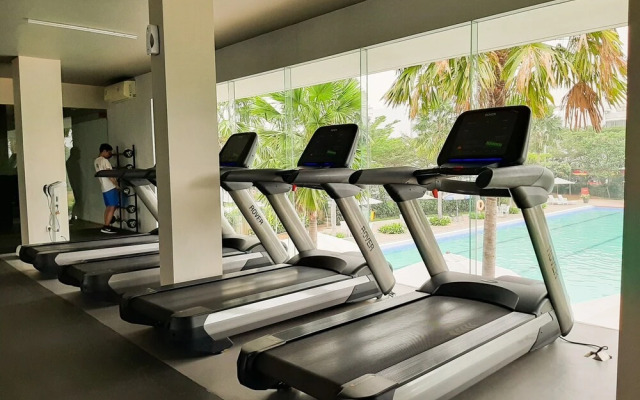 Cozy and Contemporary Studio Apartment at Aeropolis Residence