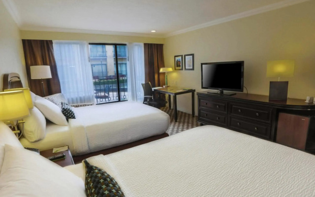 Courtyard by Marriott Toluca Airport