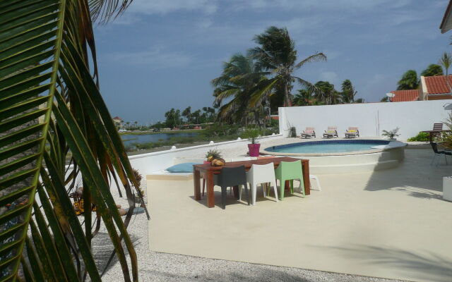 Karibu Aruba Boutique Hotel