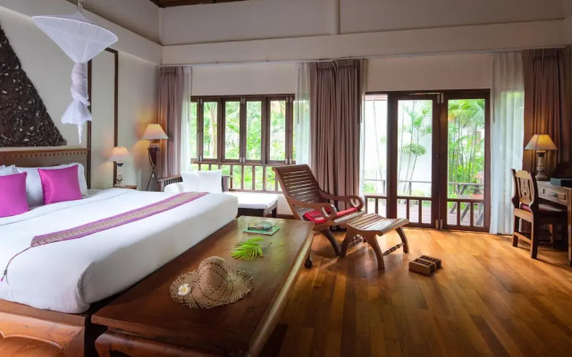 Royal Lanta Resort & Spa