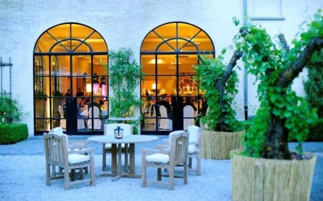 De Barrier - Different Hotels