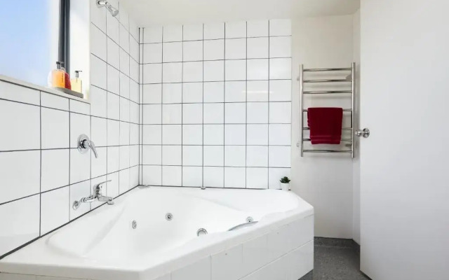 Blenheim Palms Motel