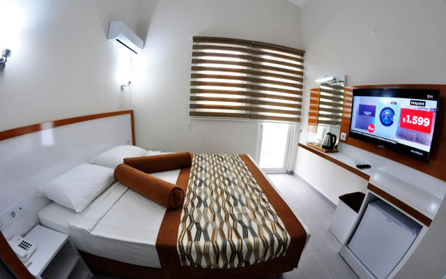 Travelodge by Wyndham Manhasset