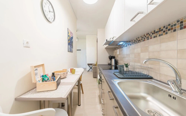 Stylish Kerameikos Apartment by Cloudkeys
