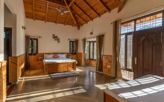 Saffronstays Willow Castle, Bhimtal - Pet-Friendly Home Near Bhimtal Lake
