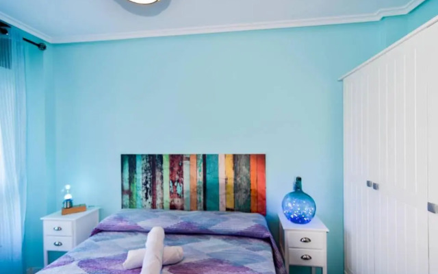 ¡Nuevo! Coqueto y cómodo apartamento con piscina y padel