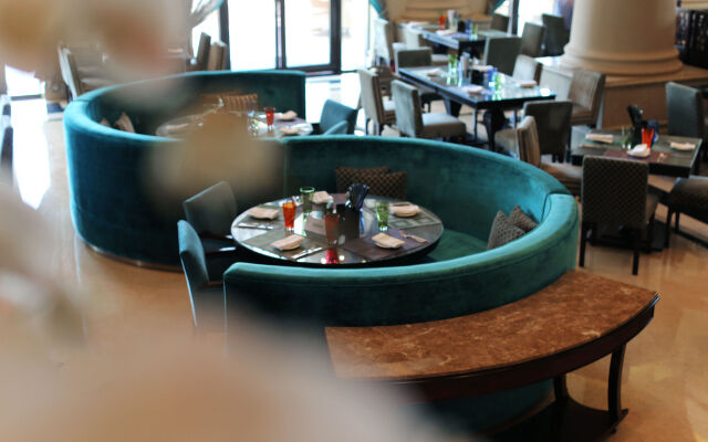 Shangri-La Hotel Apartments Qaryat Al Beri