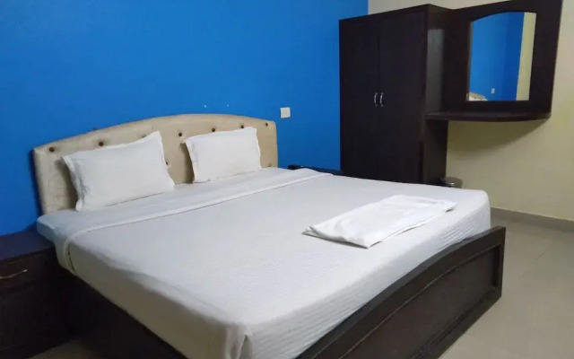 Hotel Paras Plaza
