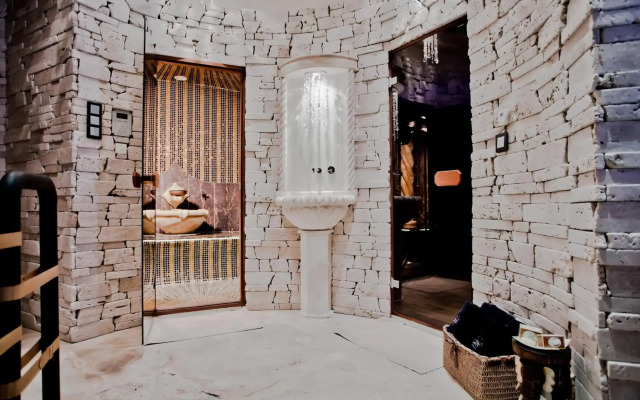 Royal Castle Design & SPA Hotel