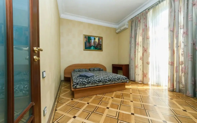 Apartments Kreshchatik 17-39