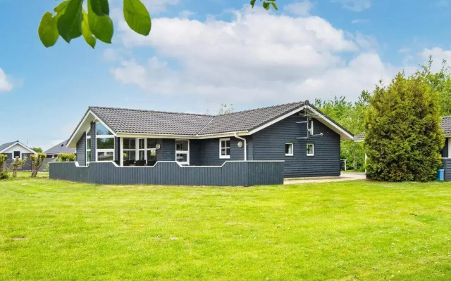 Three-Bedroom Holiday home in Hemmet 14