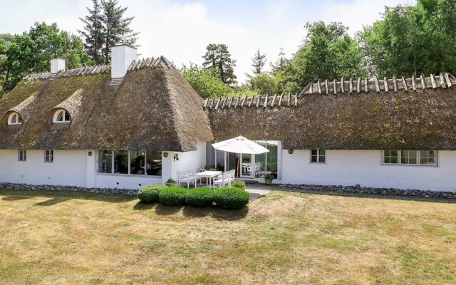 Rustic Holiday Home in Hovedstaden With Whirlpool