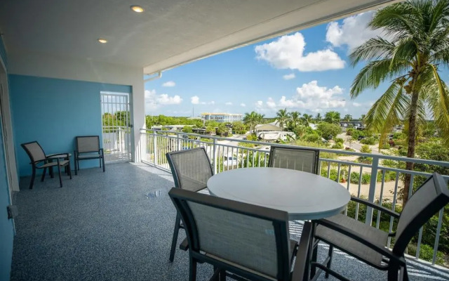 Sugarloaf Key Hotel at KOA Resort