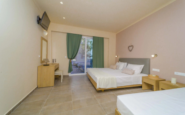 Amaryllis Front Beach Hotel