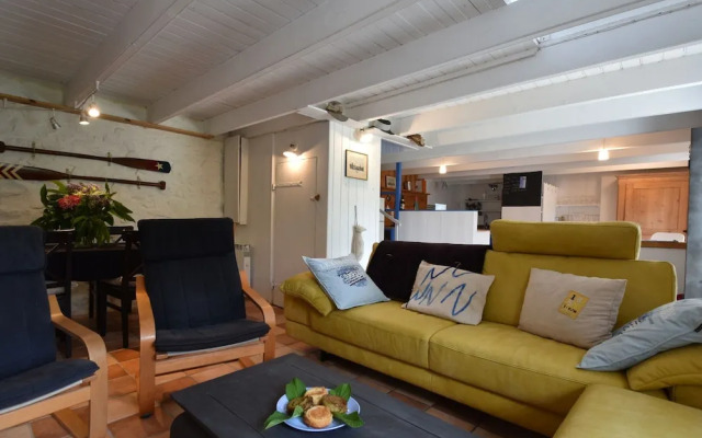 Charming Holiday Home Near Pointe du Raz