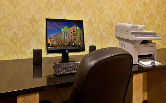 Holiday Inn Quincy East by IHG