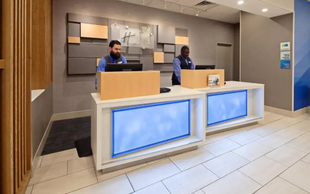 Holiday Inn Express Los Angeles Airport by IHG