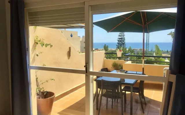 Cozy Townhouse With sea View in Marbella Mijas