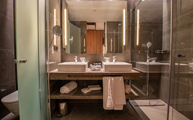 Hotel Giralda Center