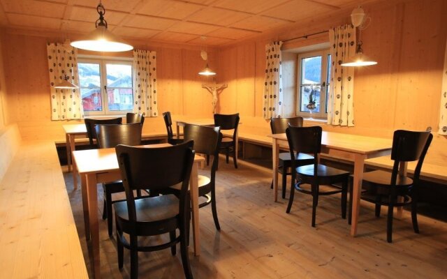 Alpen Select Lodge for 16-24 People