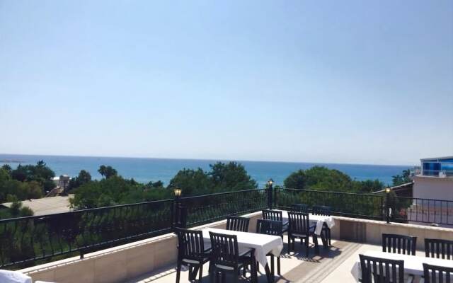 Beachway Hotel Side